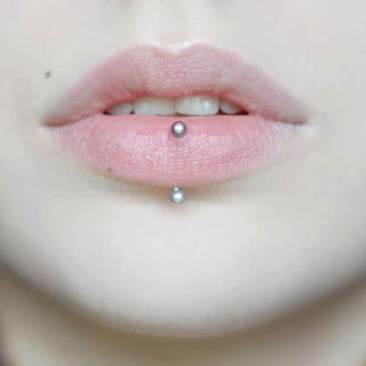 8 pièces Rook Piercing bijoux  - Body Jewelry Vertical Labret avis et prix